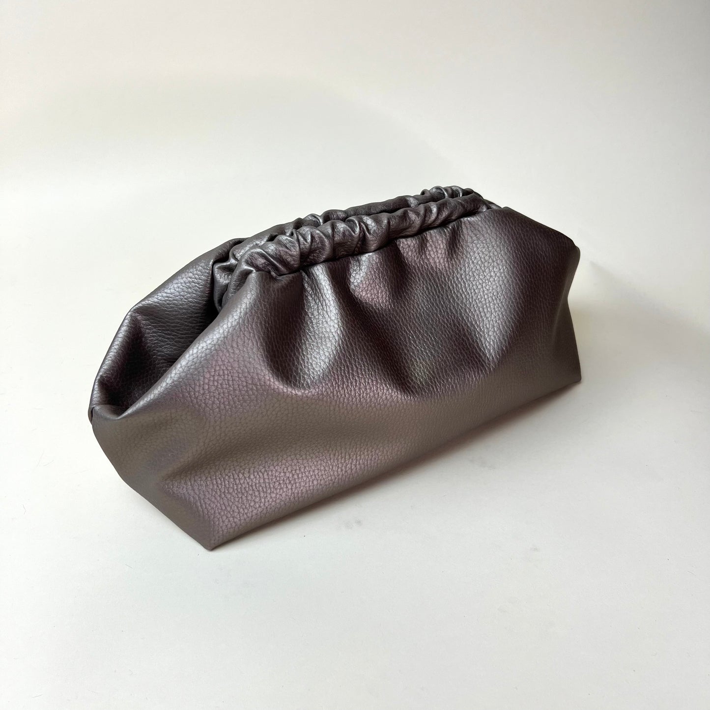 Pouch Ecopelle Martellata